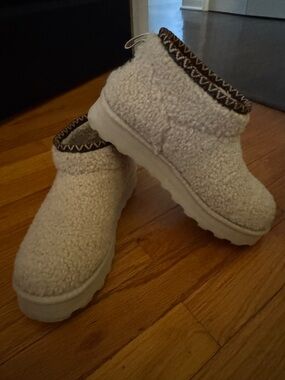 Cream Sherpa Slip-On Boots